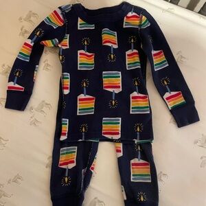 Hanna Andersson two piece Colorful Candle Print Kids Pajama/ 18-24 mo